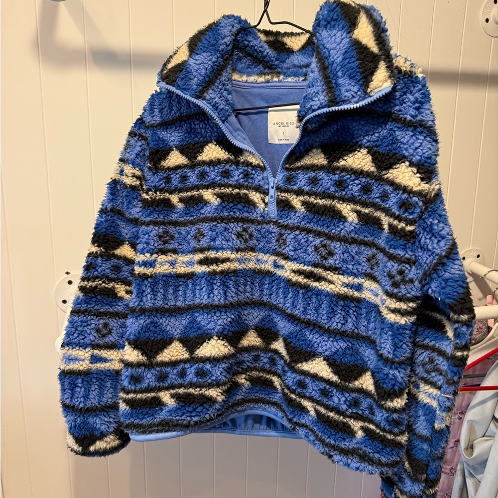 Blue and Black Patterned Fleece Pullover
